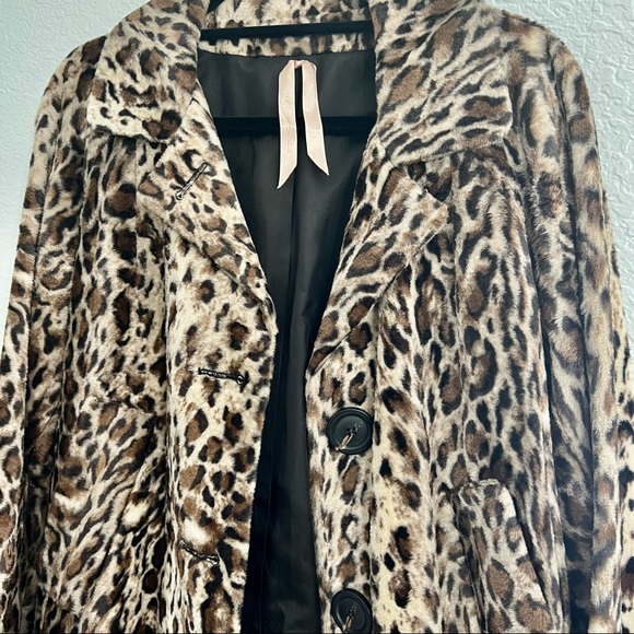 Bailey 44 Cheetah Button up Coat - Picture 15 of 15